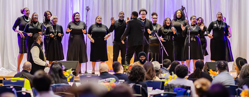 DaNell&nbsp;Daymon and Greater Works performing on stage